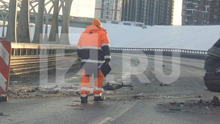 На автомагистрали в Санкт-Петербурге столкнулись десять машин