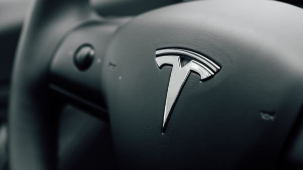 Tesla готовит новый дешевый электрокар. Сколько он будет стоить