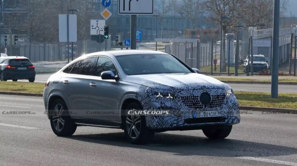 Обновленный Mercedes-Benz GLE получит оптику с трехлучевыми звездами