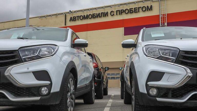 Автомобили с пробегом подешевели на 12% в России