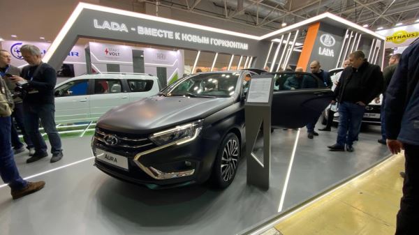 Все о новинках Lada на COMTRANS: e-Largus, Vesta с ручным управлением и матовая Aura